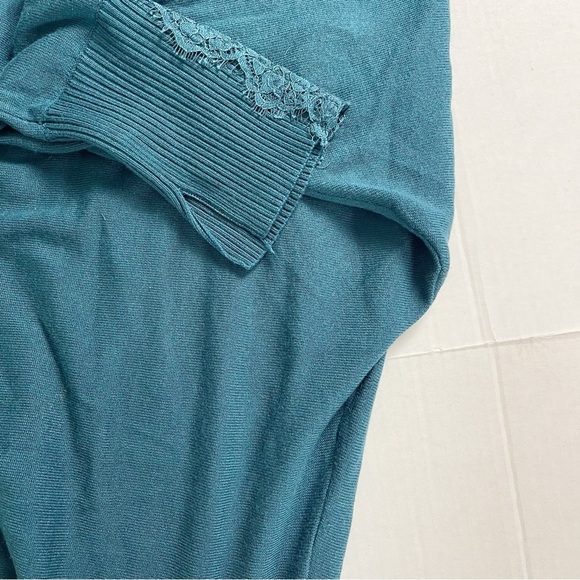CABLE & GAUGE Women’s Teal Pullover Lace Sleeve Sweater - Medium - Picture 9 of 11